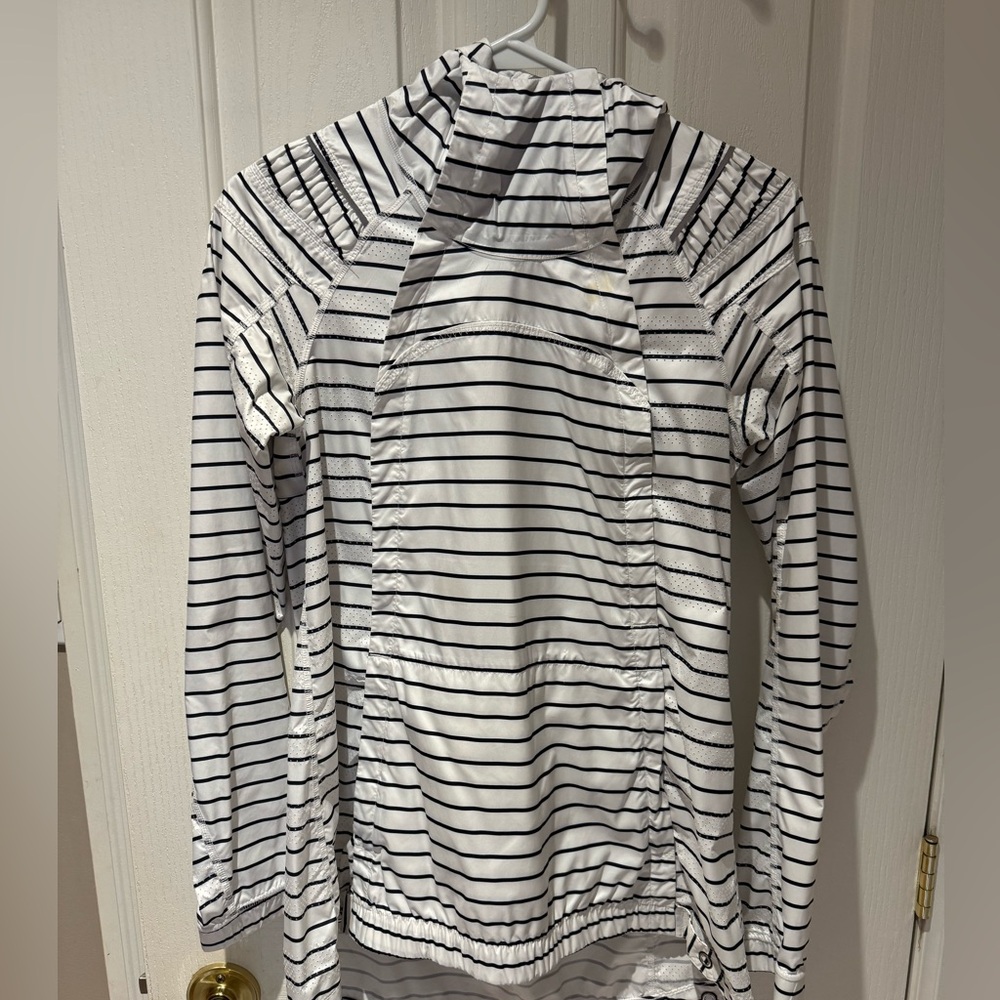 Lululemon Quiet Stripe Pack & Go Pullover size 2